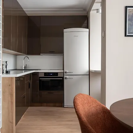 Luxury Steps From By Flat Manаger דירה וארנה