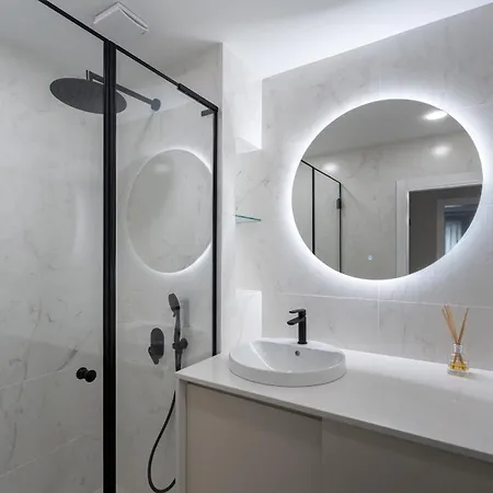 Luxury Steps From By Flat Manаger דירה
